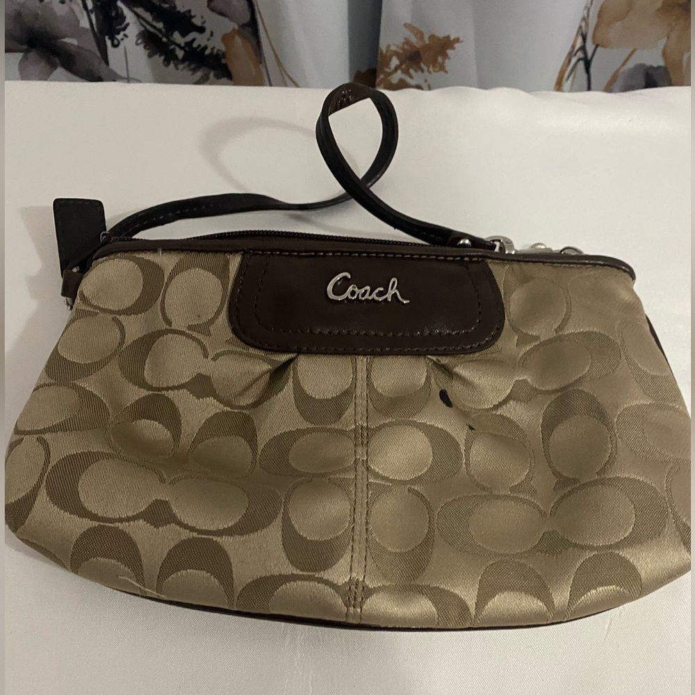 Small Coach Logo Design Tan Wristlet